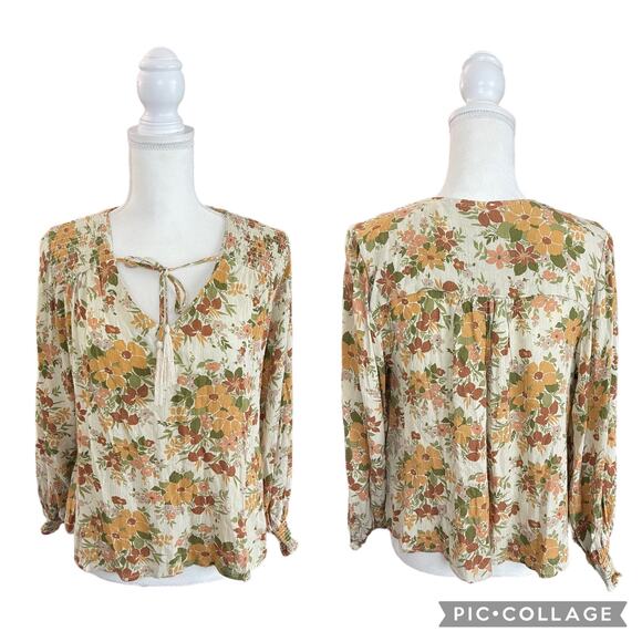 cupcakes & cashmere Tops - Cupcakes and Cashmere Boho Floral Metallic Threads Long Sleeves Top Size XS NWT